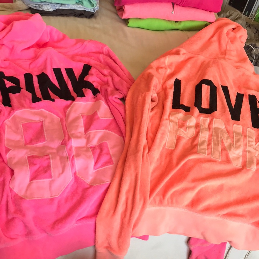VICTORIA SECRET PINK SWEATSHIRT SIZE SMALL!!